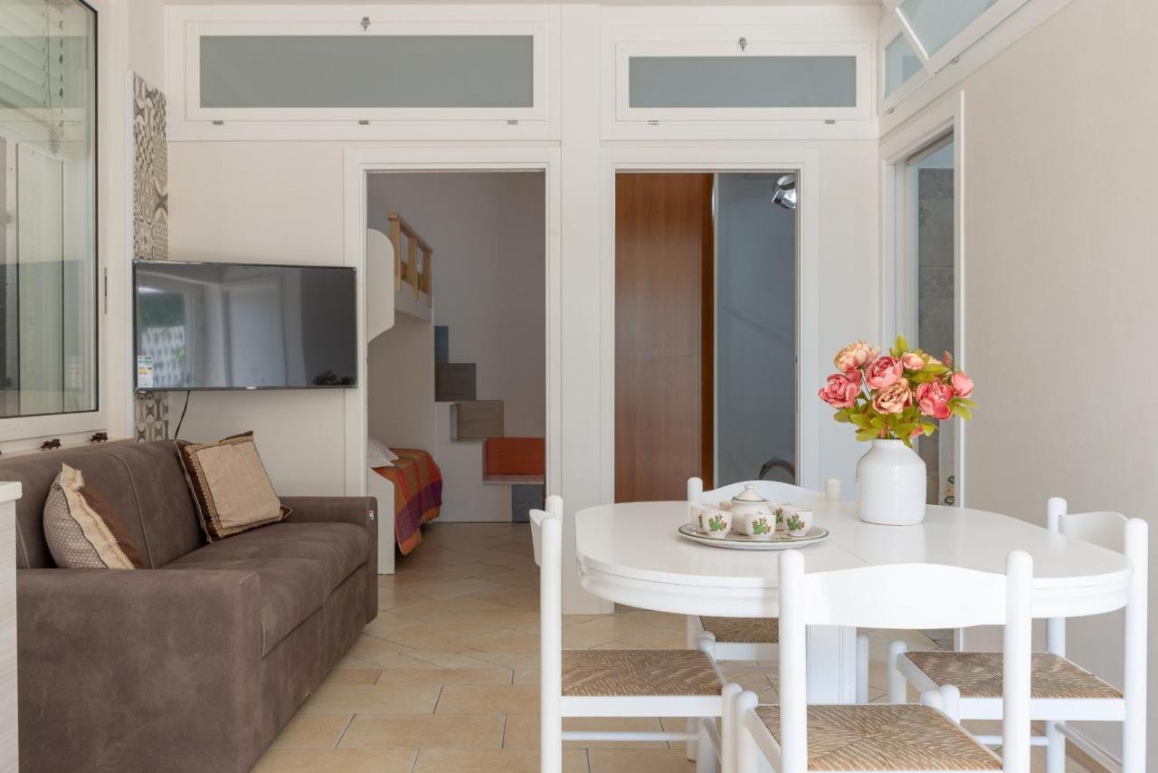 Appartamento Gardenia In Villa Mariella オストゥーニ エクステリア 写真