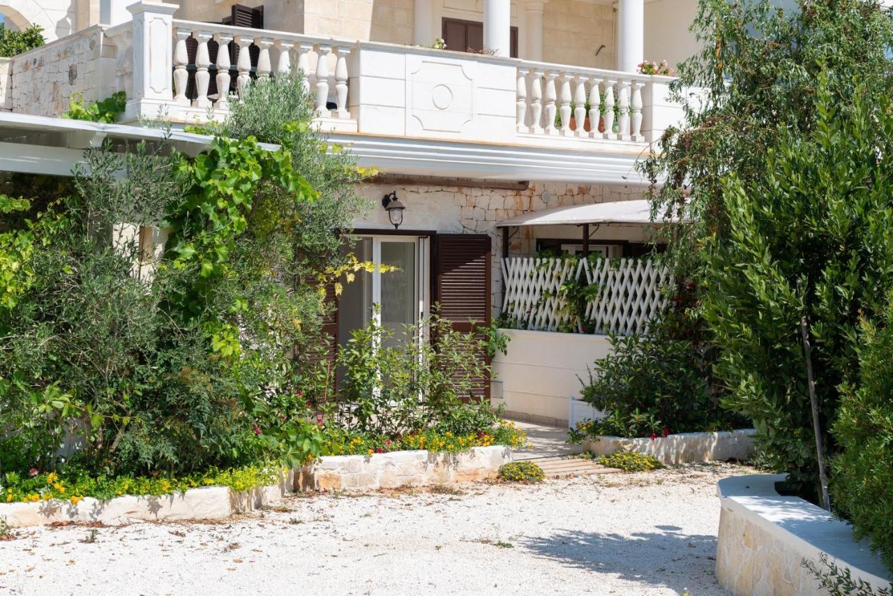 Appartamento Gardenia In Villa Mariella オストゥーニ エクステリア 写真