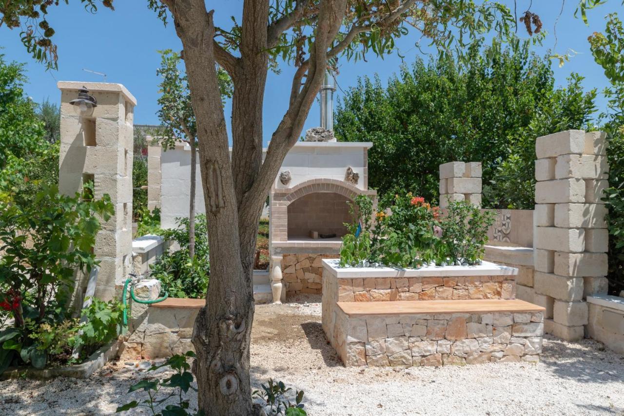 Appartamento Gardenia In Villa Mariella オストゥーニ エクステリア 写真