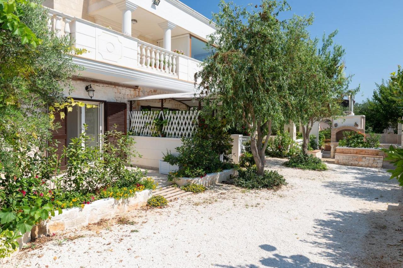 Appartamento Gardenia In Villa Mariella オストゥーニ エクステリア 写真