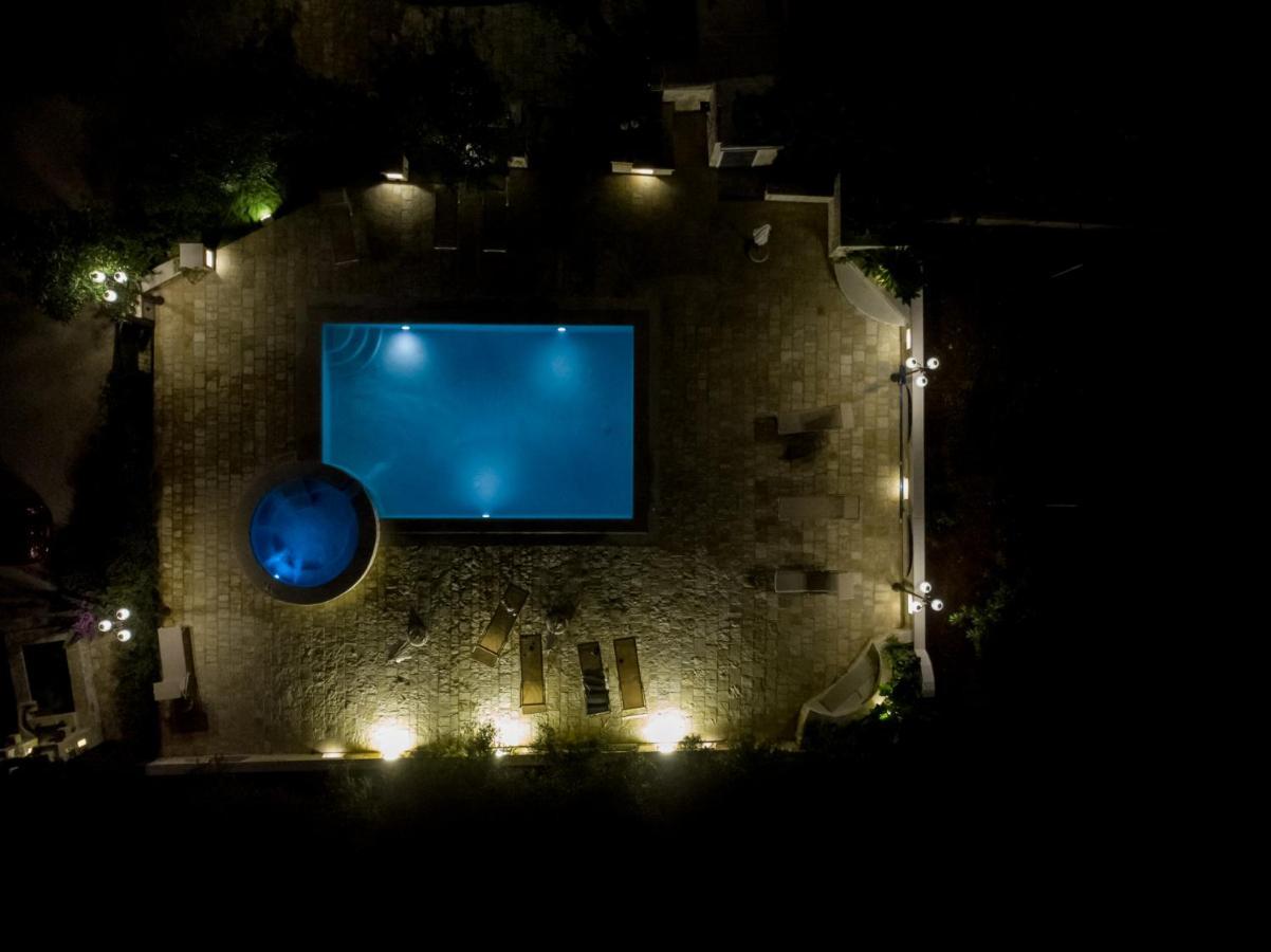 Appartamento Gardenia In Villa Mariella オストゥーニ エクステリア 写真